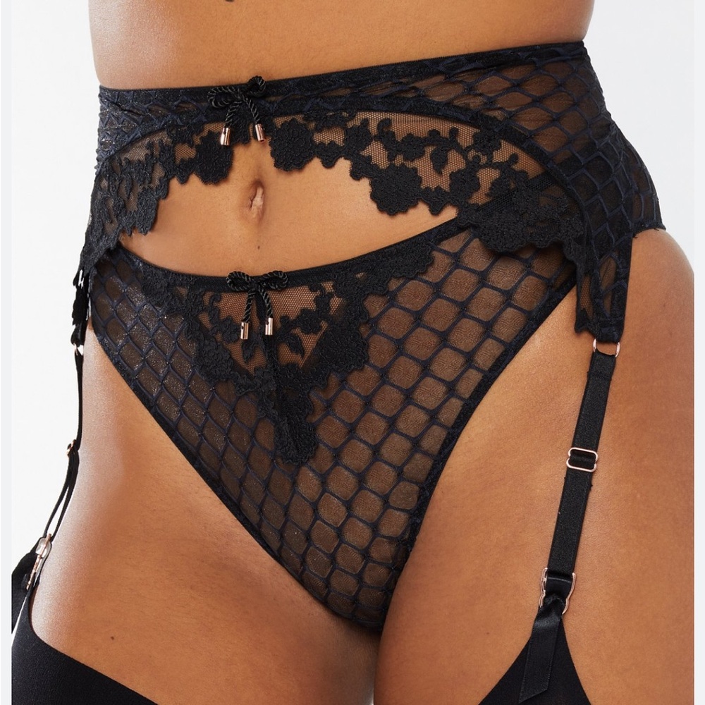 SAVAGE X FENTY BAROQUE BONDAGE GARTER BELT, SIZE XL